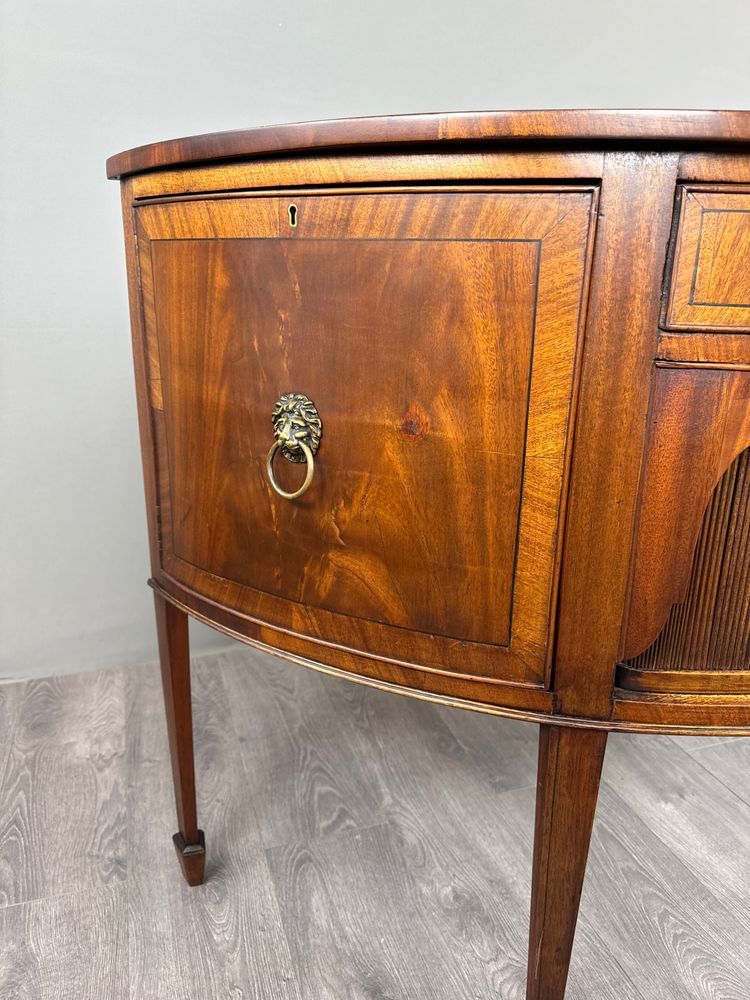 Credenza a mezzaluna, stile Luigi XVI, XIX secolo