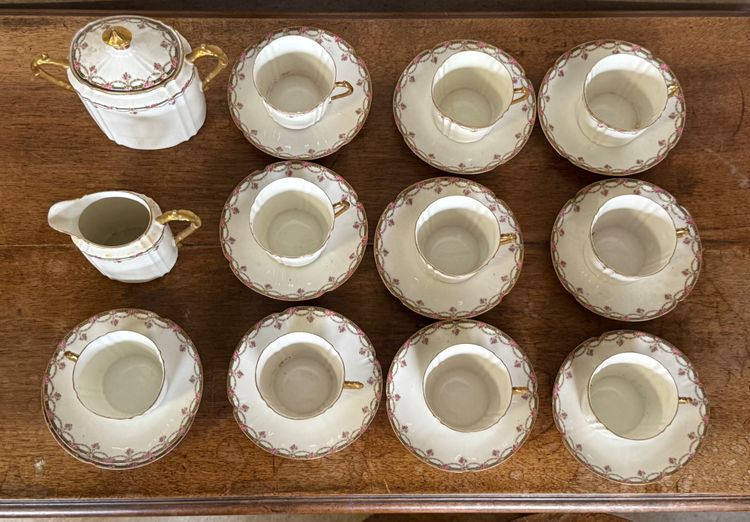 10 porcelain cups