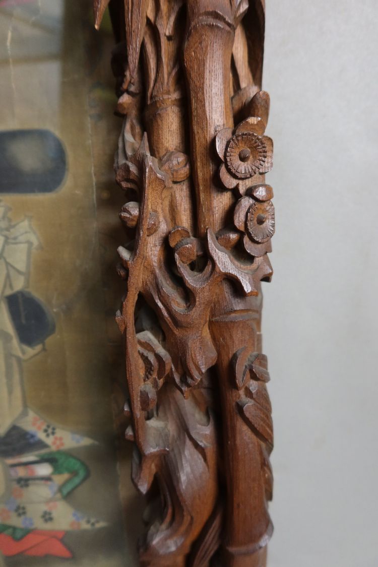 Großer, geschnitzter Holzrahmen mit Gemälde