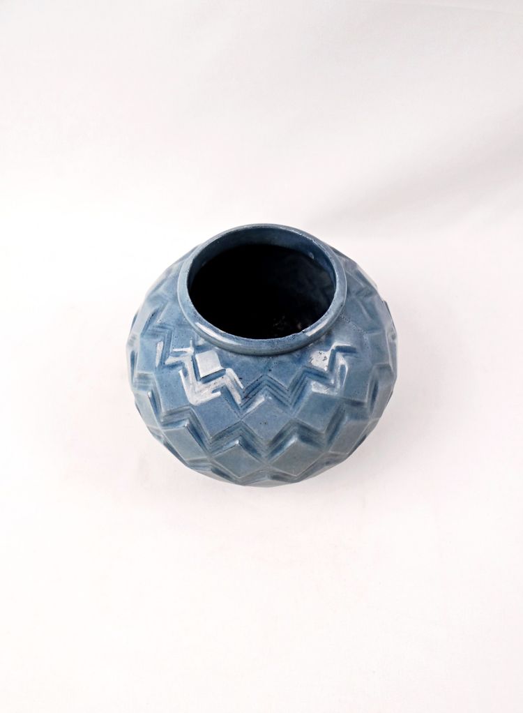 Vase boule Art Déco en fonte émaillée bleu acier début XXe