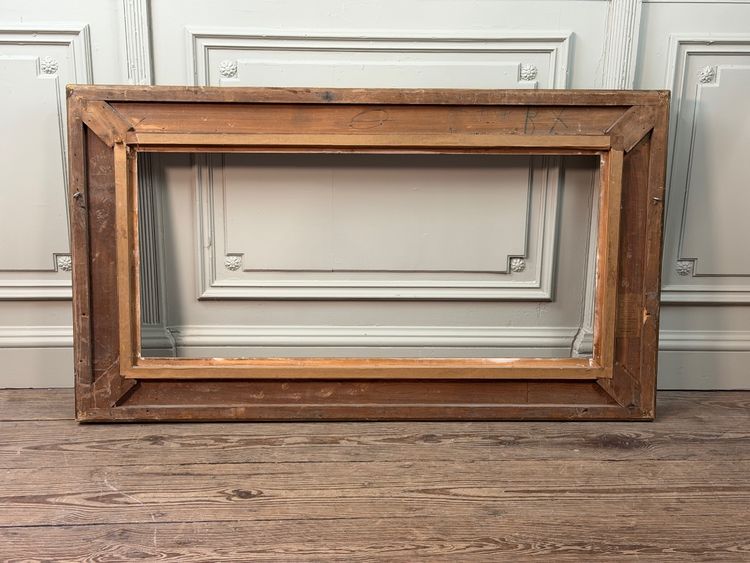 Cornice in legno stuccata e dorata, 1900 circa