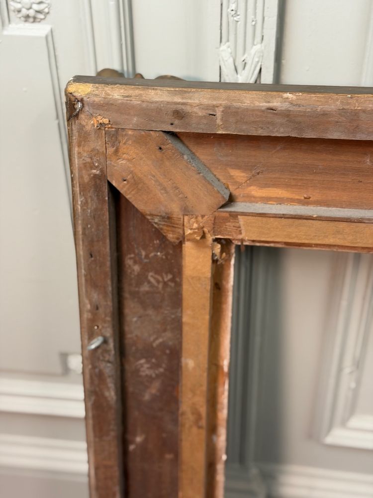 Cornice in legno stuccata e dorata, 1900 circa