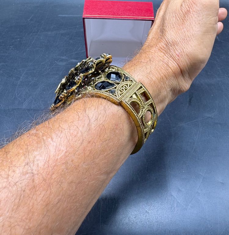 CLASP BRACELET 