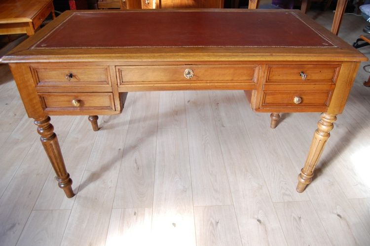 bureau d époque louis philippe en noyer
