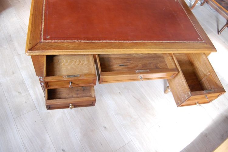 bureau d époque louis philippe en noyer