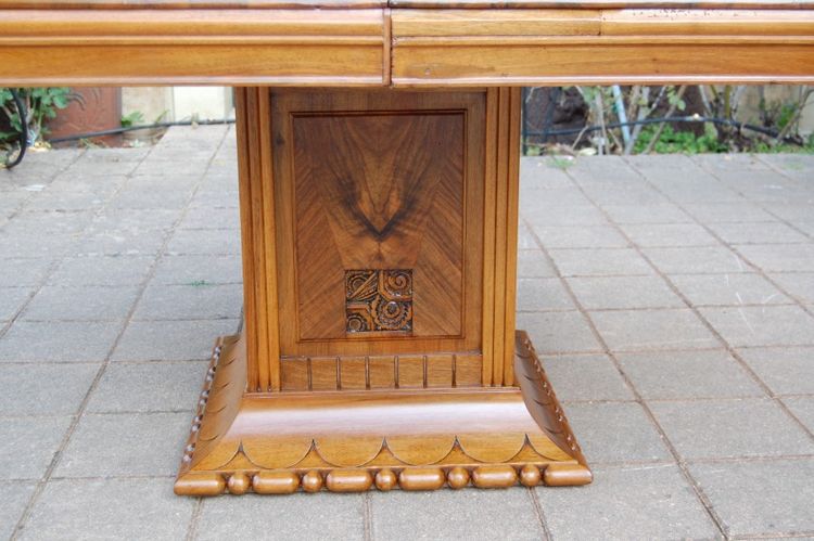 Art-Déco-Tisch aus Nussbaumholz mit Ausziehplatten, für 14 Gedecke