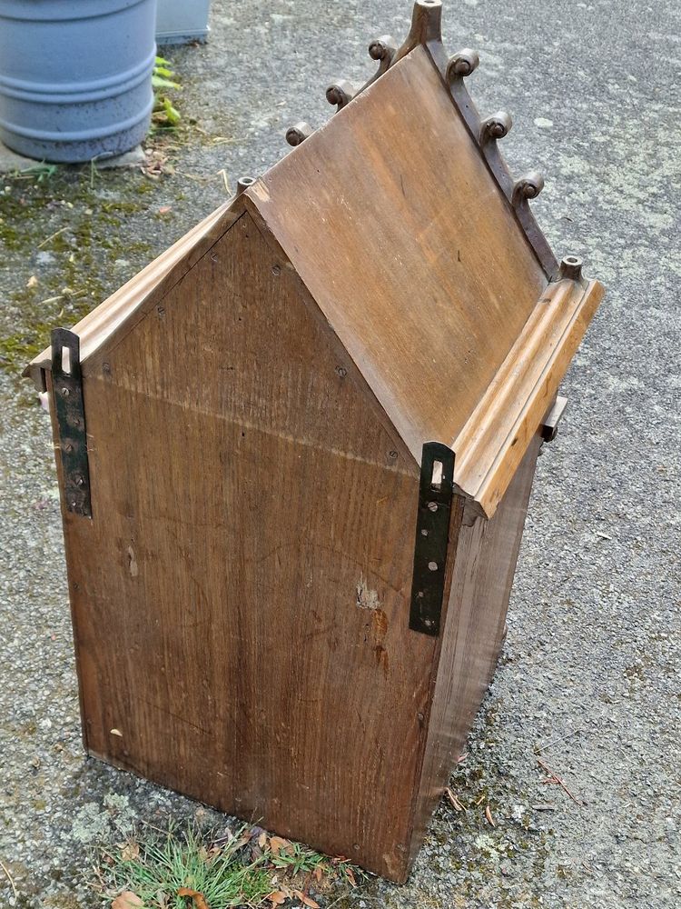 Neo-Gothic oak tabernacle with architectural decoration from late 19th-century France