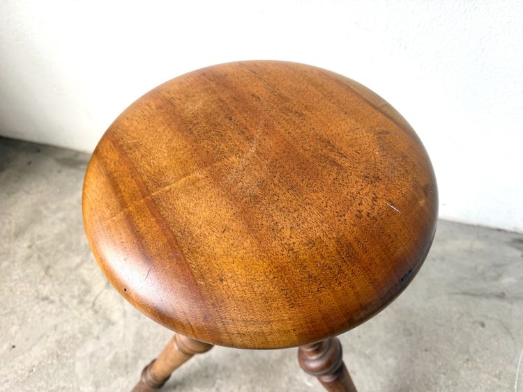 Tabouret d’atelier tripode en bois tourné et fonte, vers 1900
