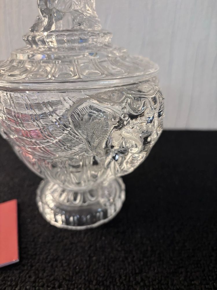 Candy dish covered with a Baccarat crystal mahout