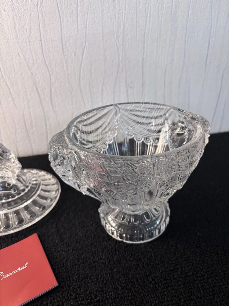 Candy dish covered with a Baccarat crystal mahout