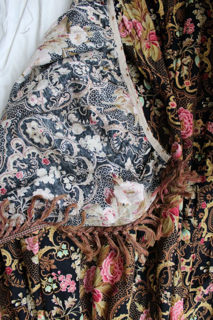Paires de rideaux à décor floral de pivoines et passementerie ép.  Napoléon III long : 2,80 m