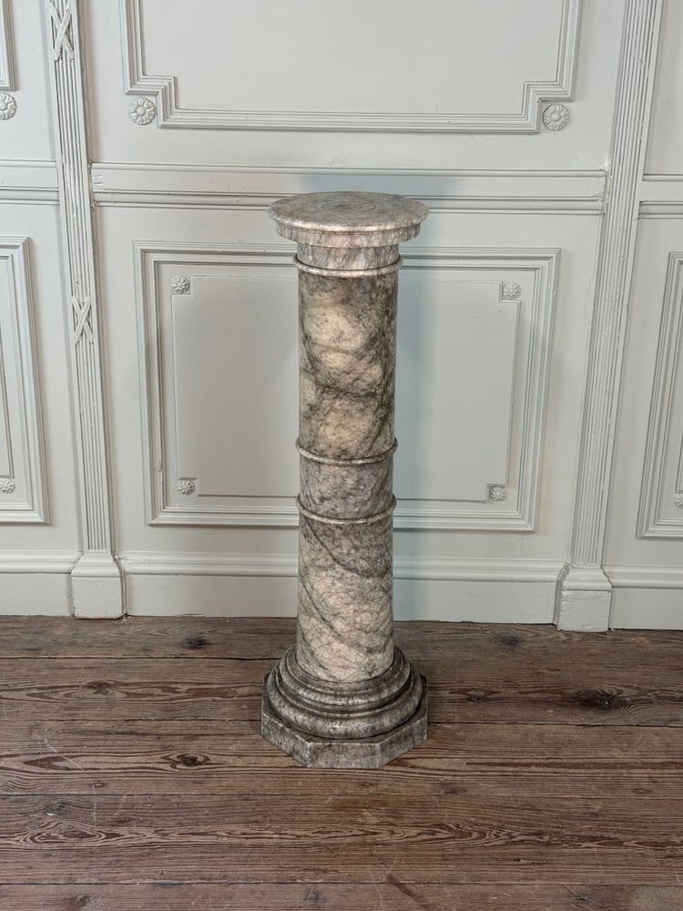 Colonne en albâtre, vers 1880
