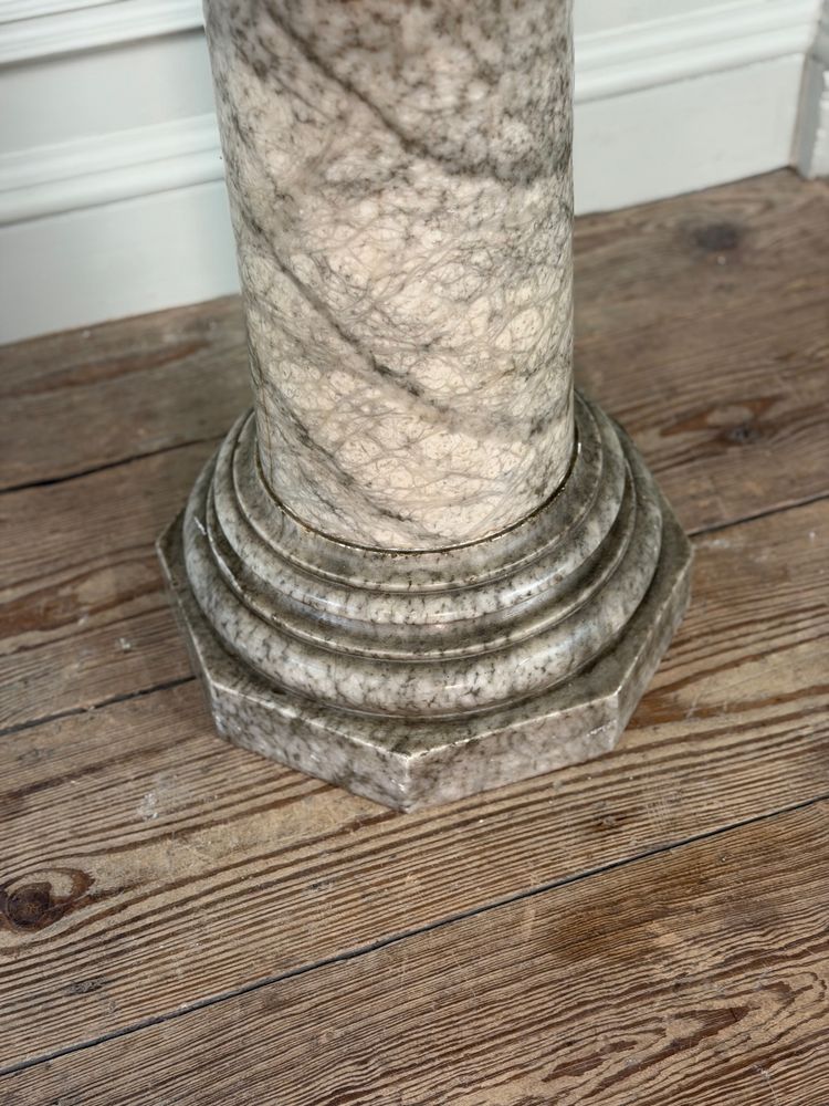 Colonne en albâtre, vers 1880