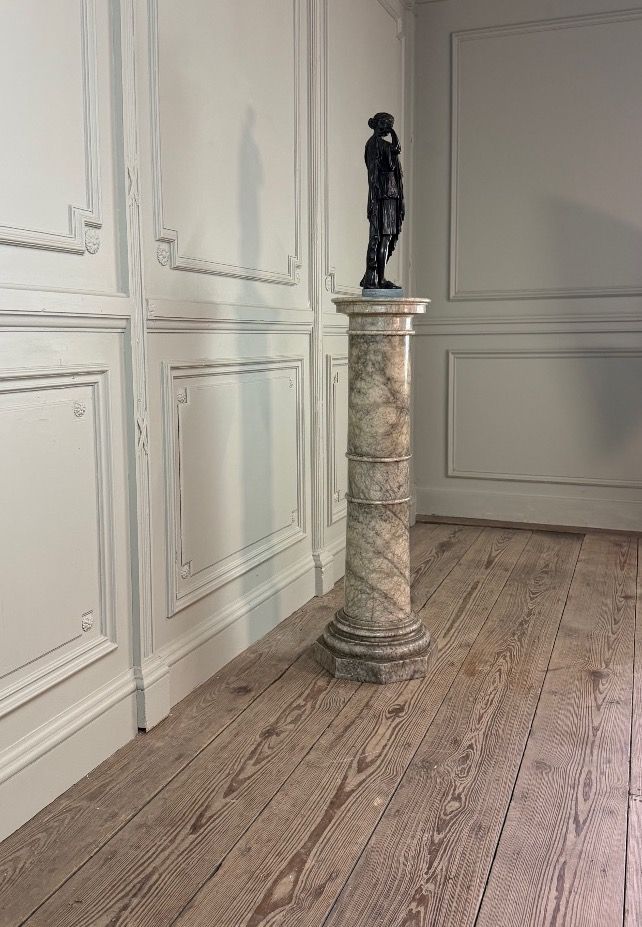 Colonne en albâtre, vers 1880