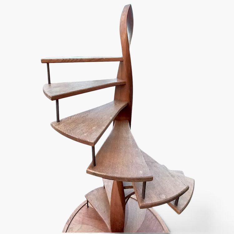 Dekorative Wendeltreppe aus Eiche und Nussbaum, H 228 cm
