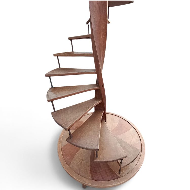 Dekorative Wendeltreppe aus Eiche und Nussbaum, H 228 cm