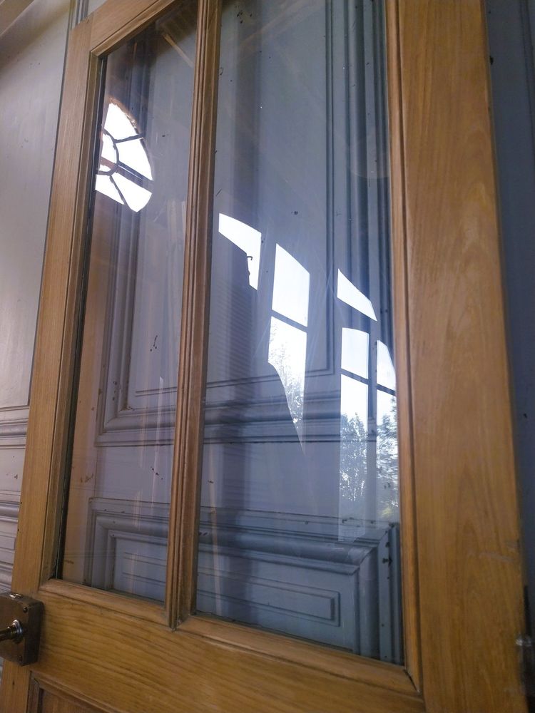 Charmante porte vitrée ancienne en châtaignier
