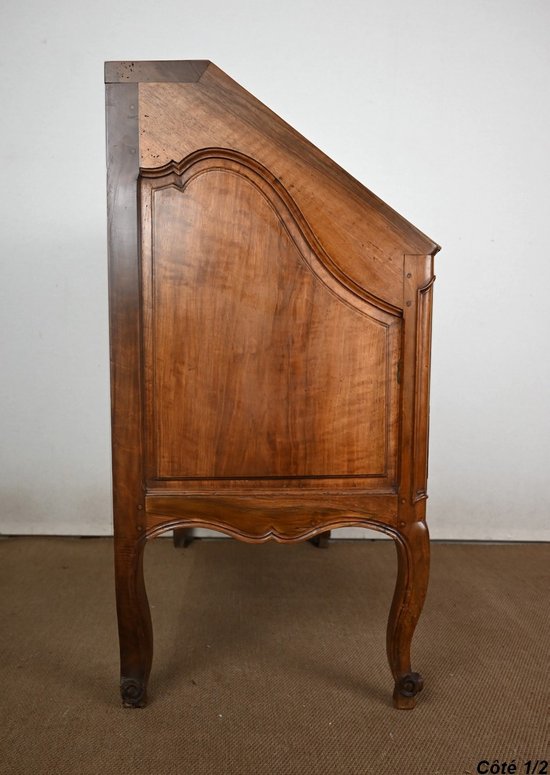 Commode Scriban en Noyer, époque Louis XV – Fin XVIIIe