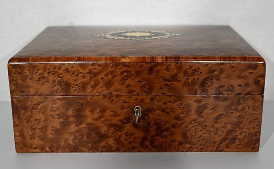 Jewelery Box in Thuya Burl, Napoleon III Period - Late 19th Century