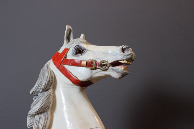 Cheval de Manège en Bois Sculpté vers 1900