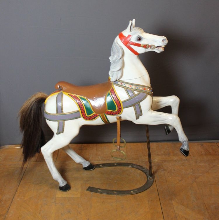 Cheval de Manège en Bois Sculpté vers 1900