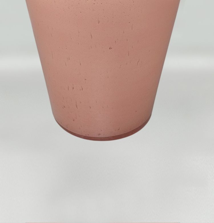 Vaso rosa antico soffiato a Murano degli anni ’70, opera del Maestro del Vetro