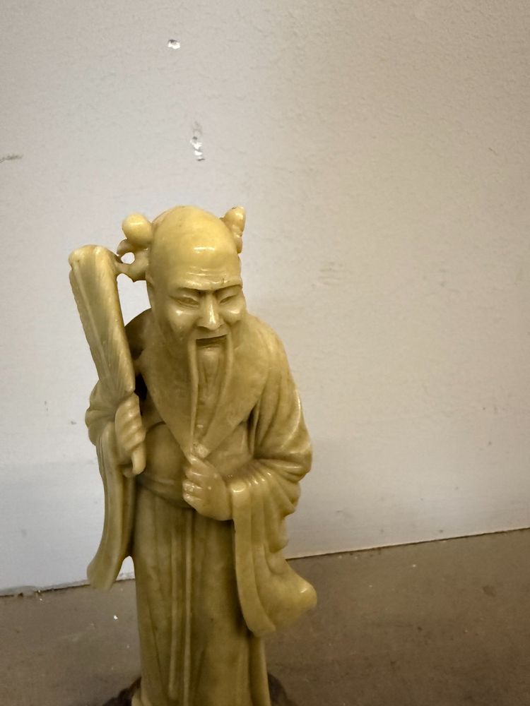 Antique Chinese soapstone sculpture depicting Shou Lao, 26x12 cm