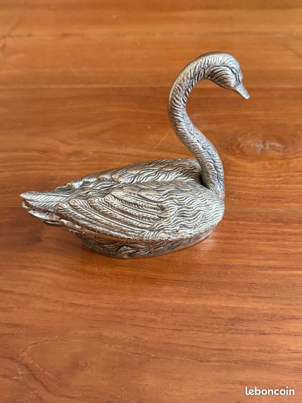 Stackable swan-shaped ashtray – Silver-colored metal, 20th century