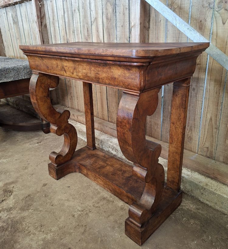 Console d'epoca restaurata con intarsio a occhio d'olmo – XIX secolo