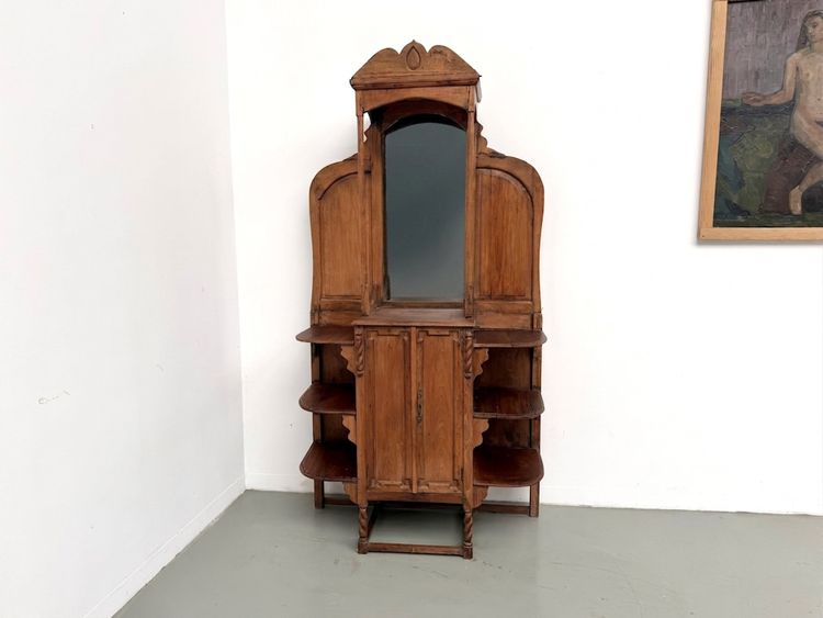 Vitrine im Stil der Volkskunst, um 1900