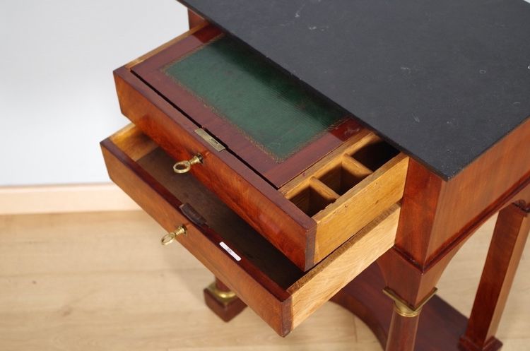 Empire-style chest of drawers in mahogany veneer, circa 1810