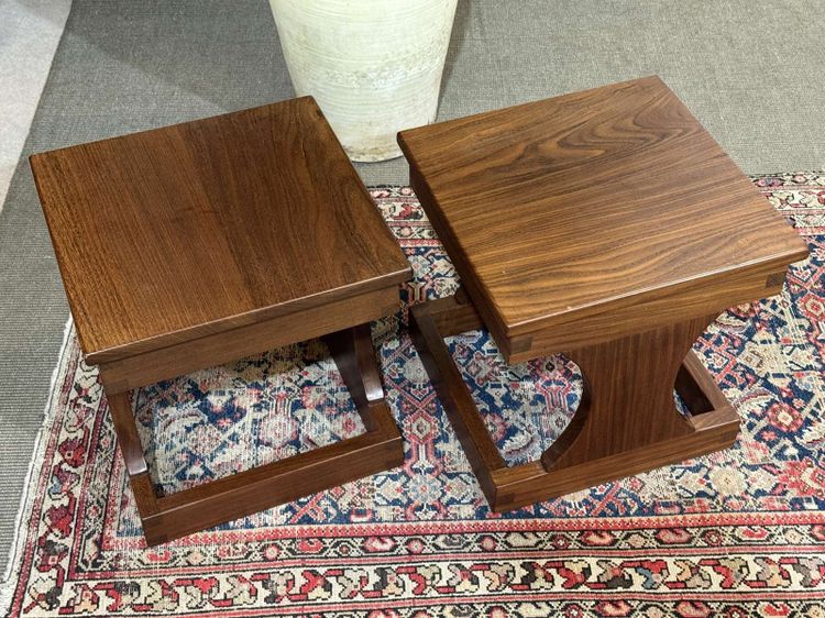 Coppia di comodini, tavolini degli anni ’80 in teak