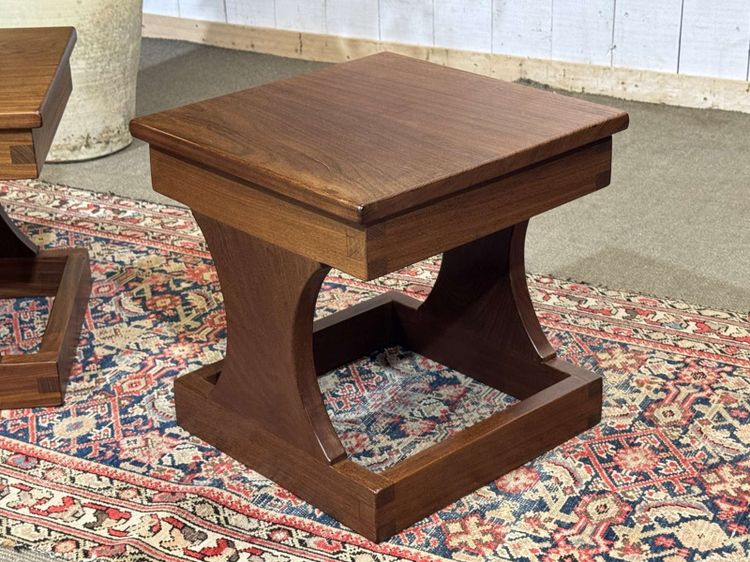 Coppia di comodini, tavolini degli anni ’80 in teak