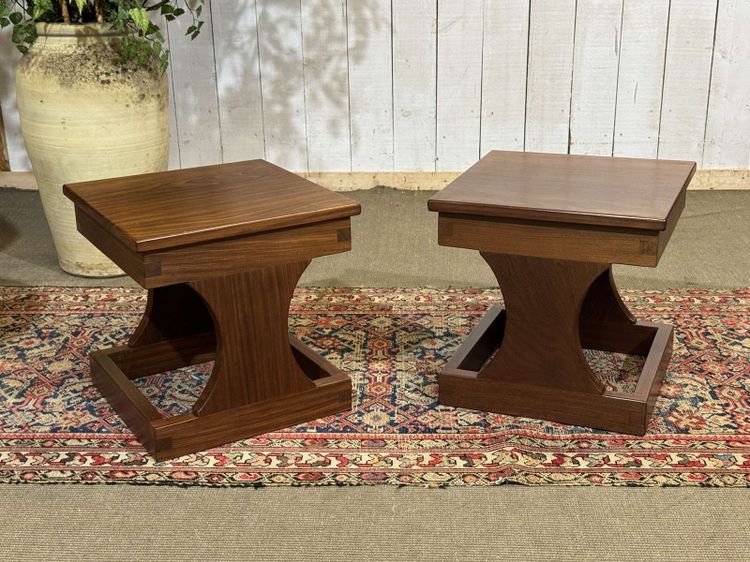 Coppia di comodini, tavolini degli anni ’80 in teak
