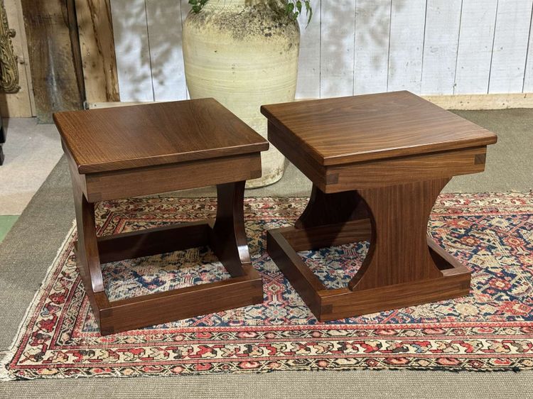 Coppia di comodini, tavolini degli anni ’80 in teak