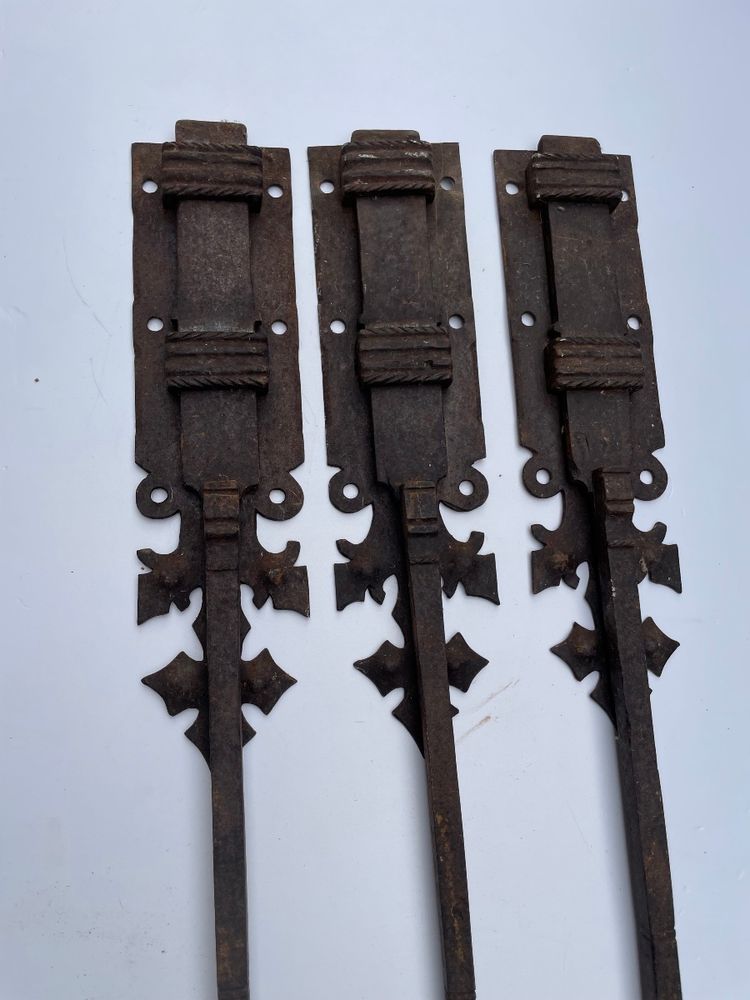 Crémones verrous targettes  en fer forgé