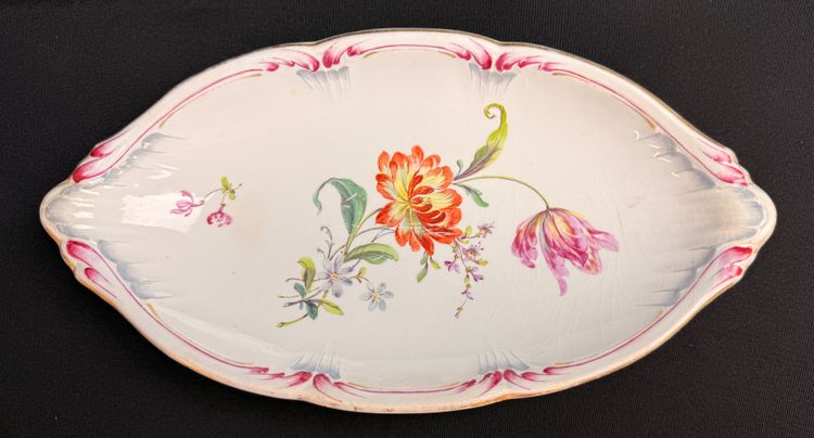 Majorelle: Superb serving dish