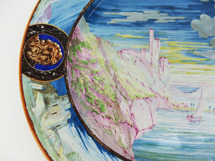 Large decorative earthenware dish from Creil and Montereau