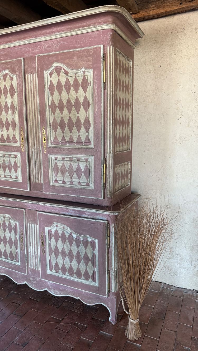 Two-part Louis XV buffet dating from the 19th century, original patina