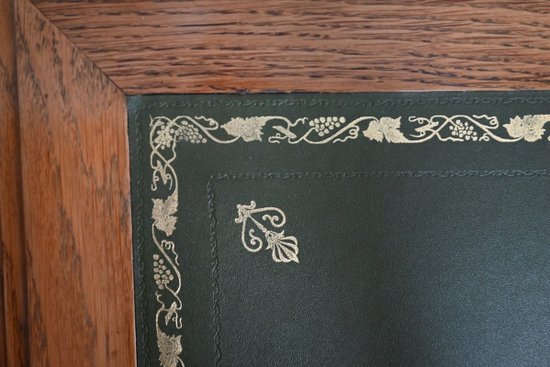 Flacher Schreibtisch, Eiche massiv, Empire-Geschmack – 1950