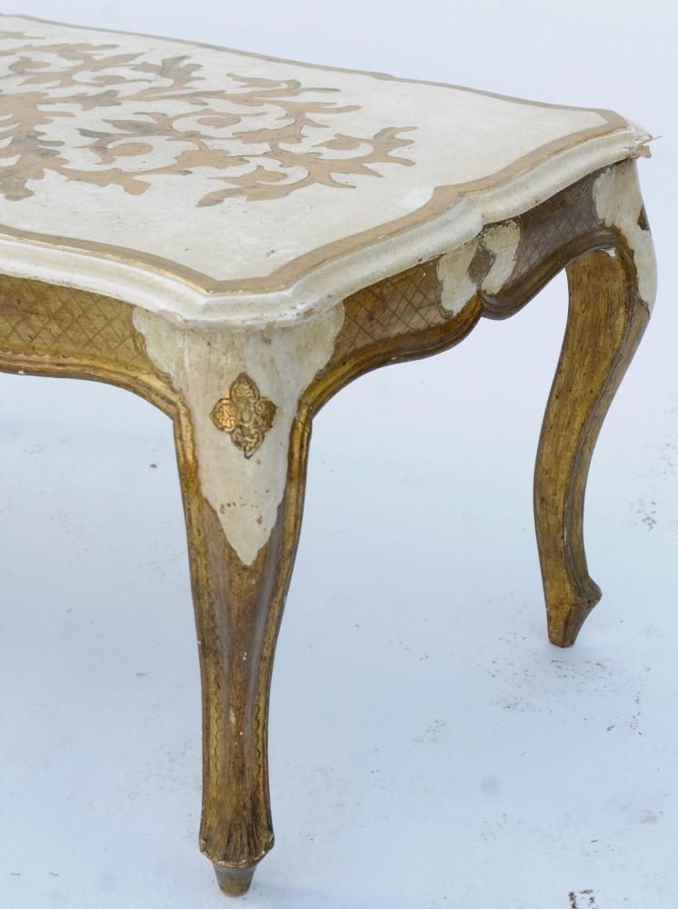 Venezianischer Couchtisch