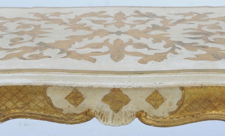Venezianischer Couchtisch