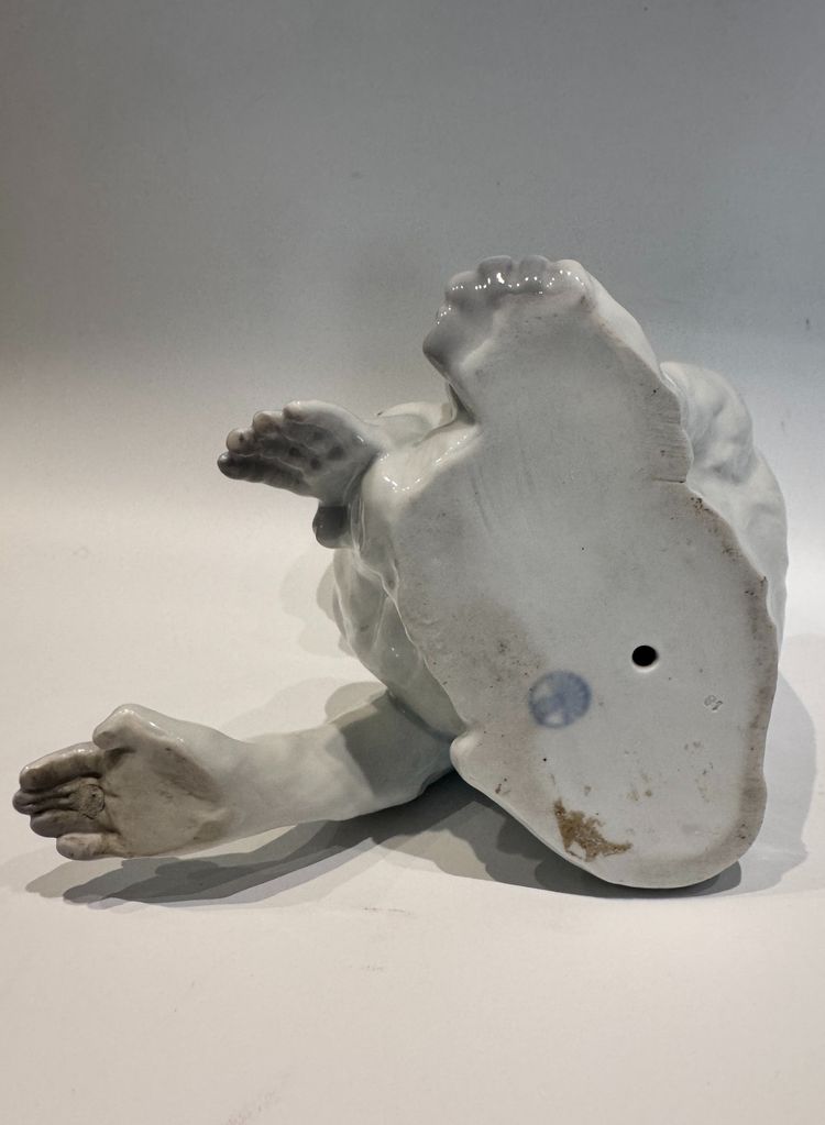 Heubach Gebrüder - Porcelain - Monkey with a Fly