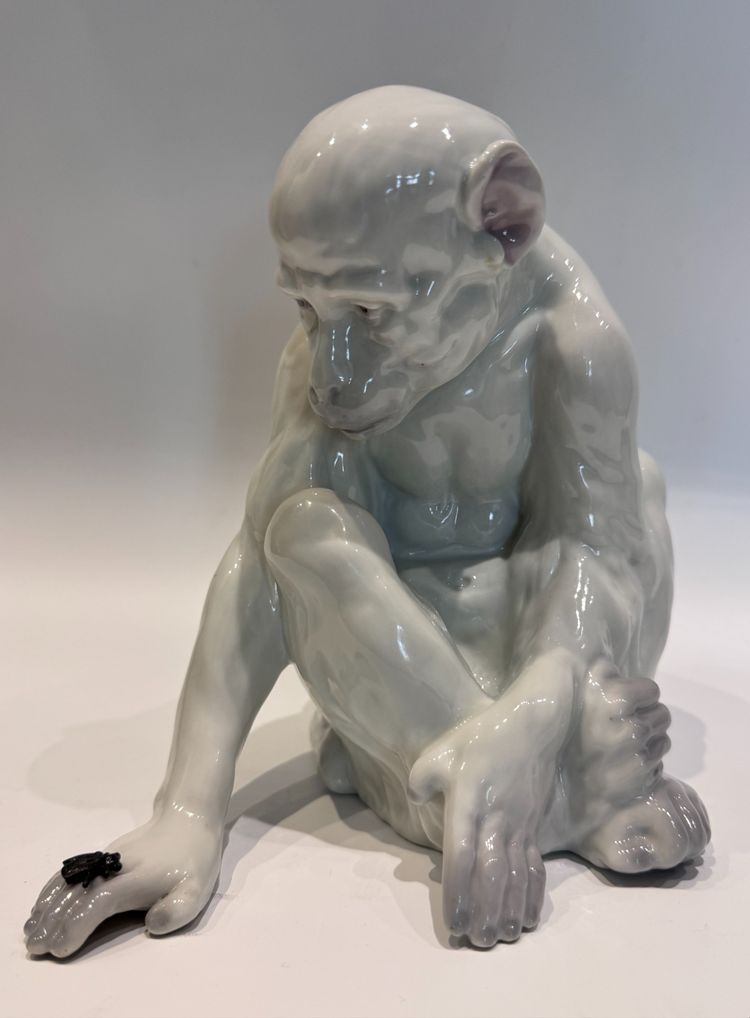 Heubach Gebrüder - Porcelain - Monkey with a Fly