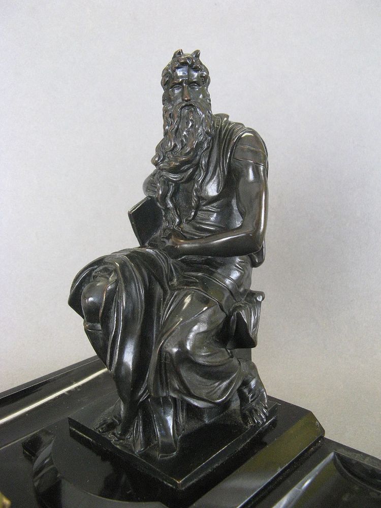 Encrier en marbre et bronze représentant "Moïse" de Michel-Ange XIXe.