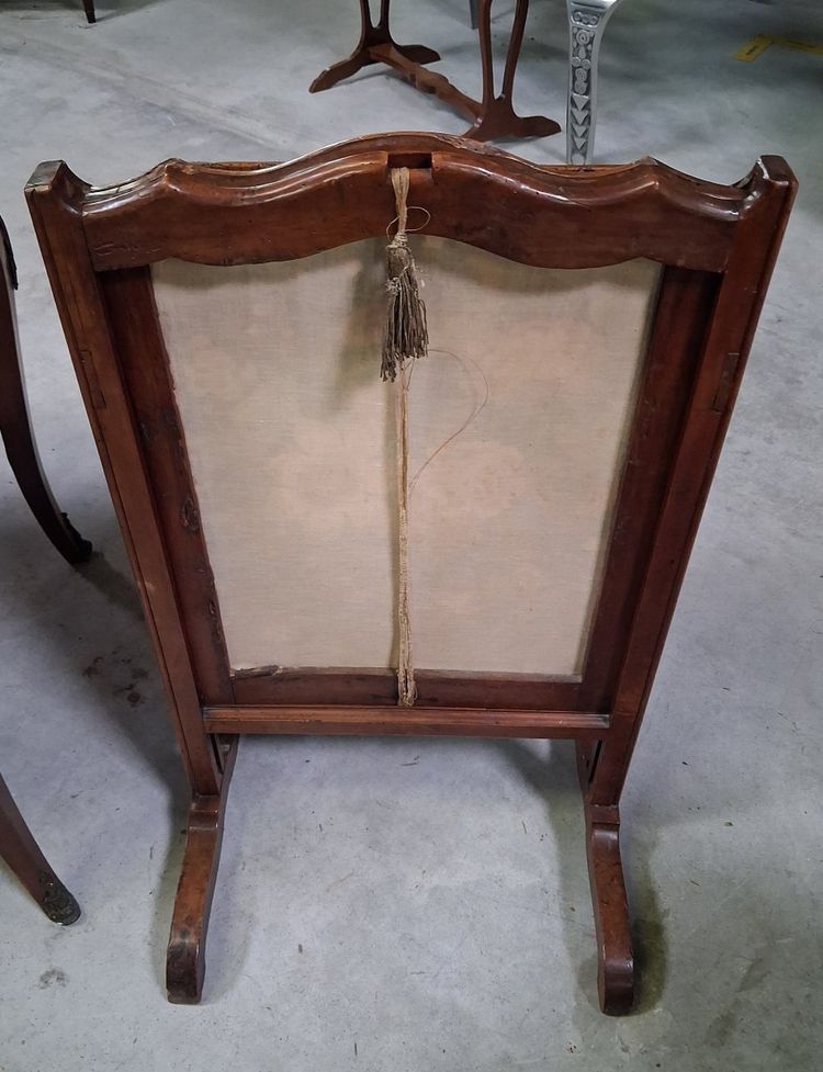 Parascintille per camino Napoleone III con ripiano discreto in mogano