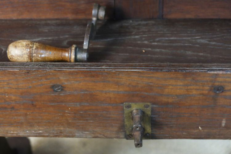 Cavalletto in quercia del XIX secolo