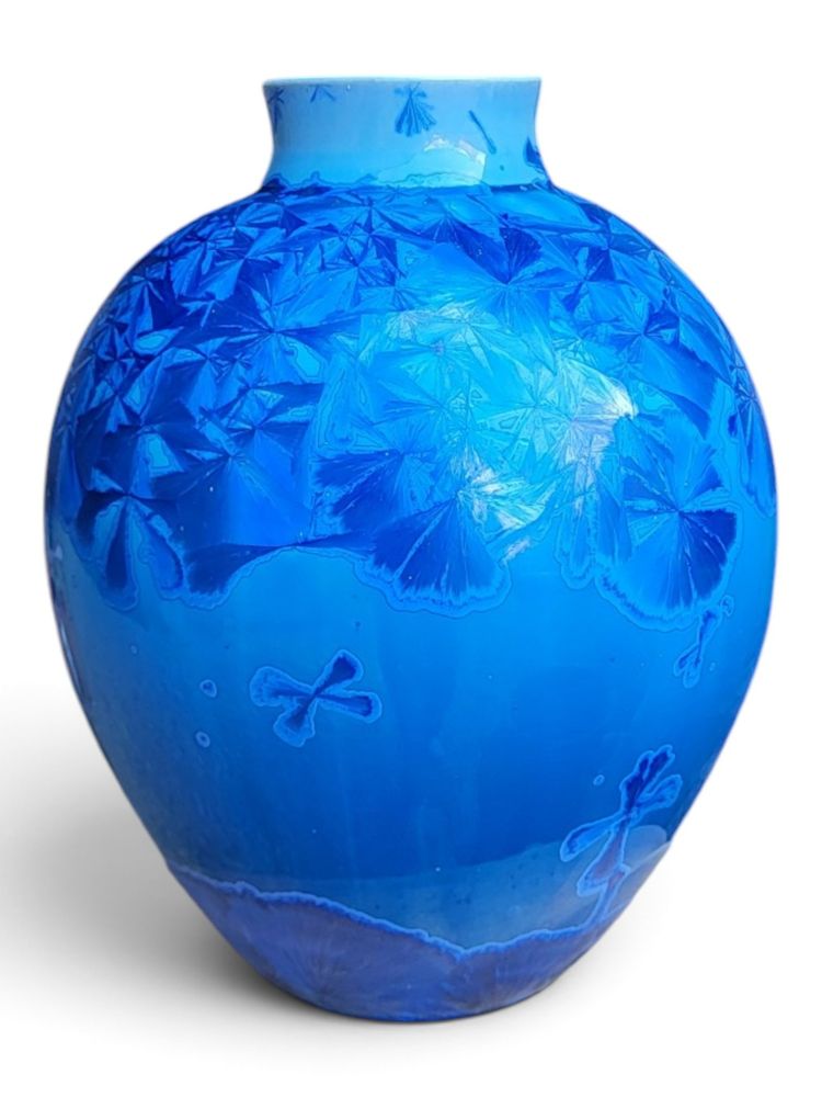 Vaso in porcellana smaltata con cristallizzazioni blu, firmato Patrice Lusardi