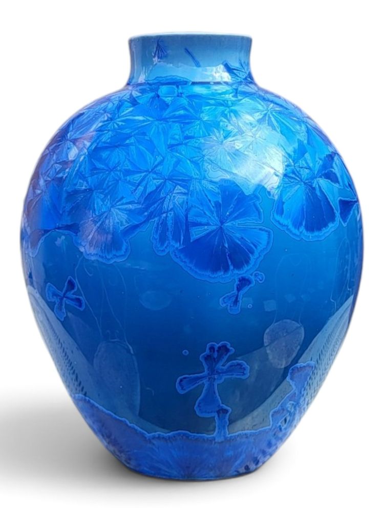 Vaso in porcellana smaltata con cristallizzazioni blu, firmato Patrice Lusardi