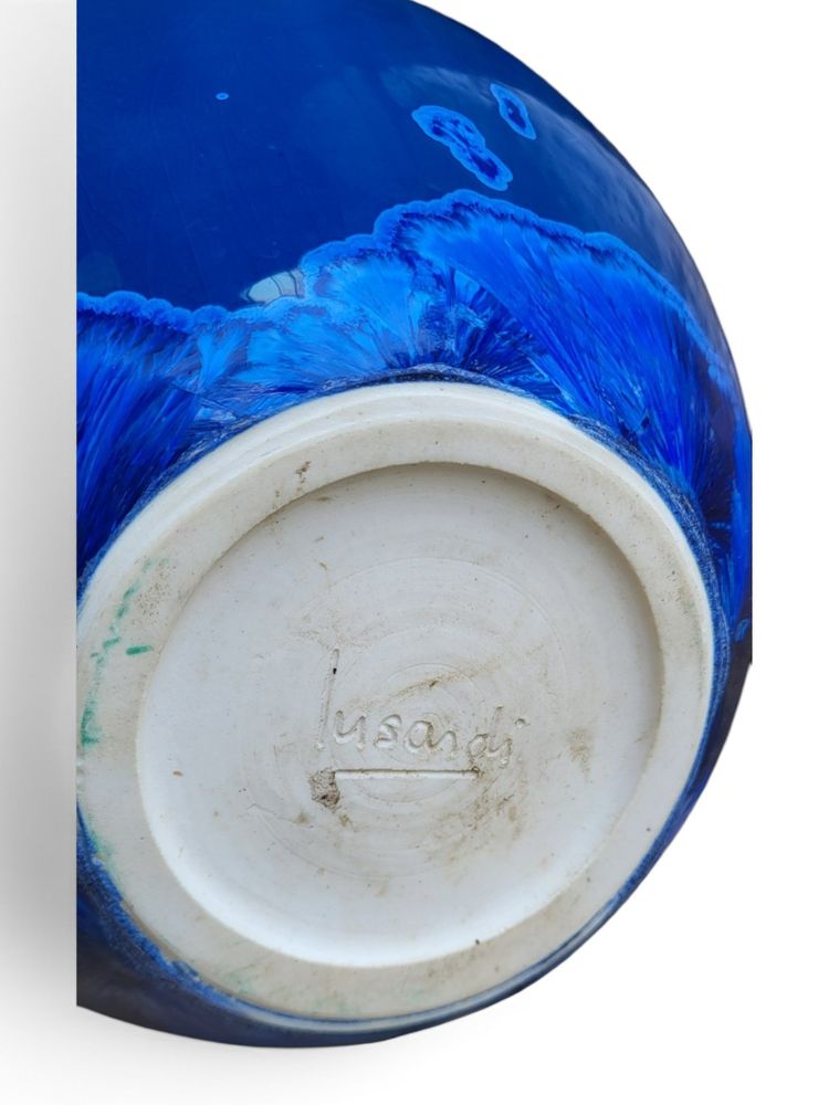 Vaso in porcellana smaltata con cristallizzazioni blu, firmato Patrice Lusardi